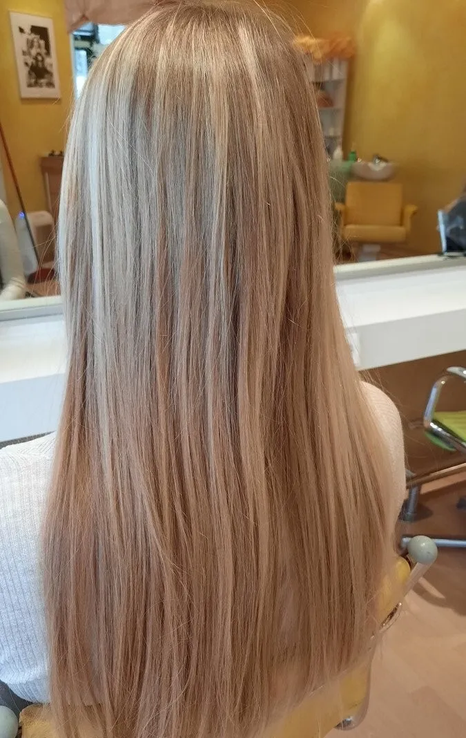 Vorher: Von langem Balayage zu geschnittenem, luftigem Blond