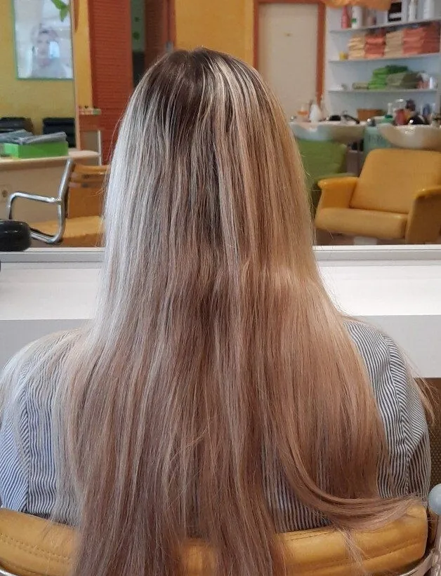 Vorher: Aufgefrischtes, glänzendes Langhaar-Blond