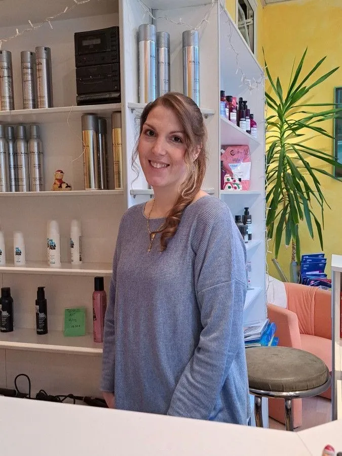 Claudia, Friseurin bei Silke's Salon