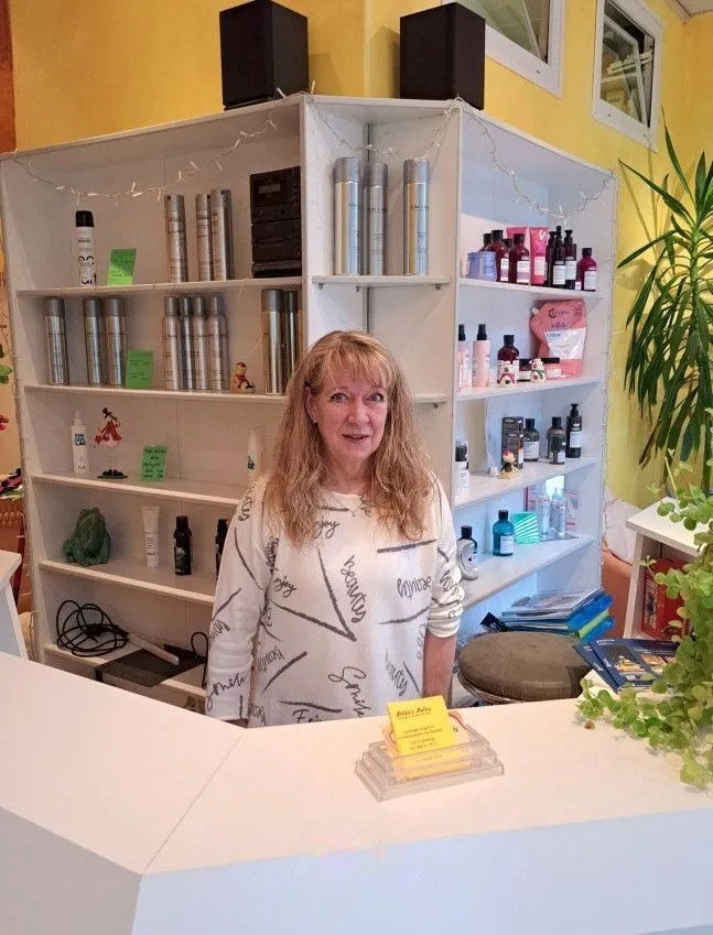 Silke, Friseurmeisterin & Inhaberin bei Silke's Salon